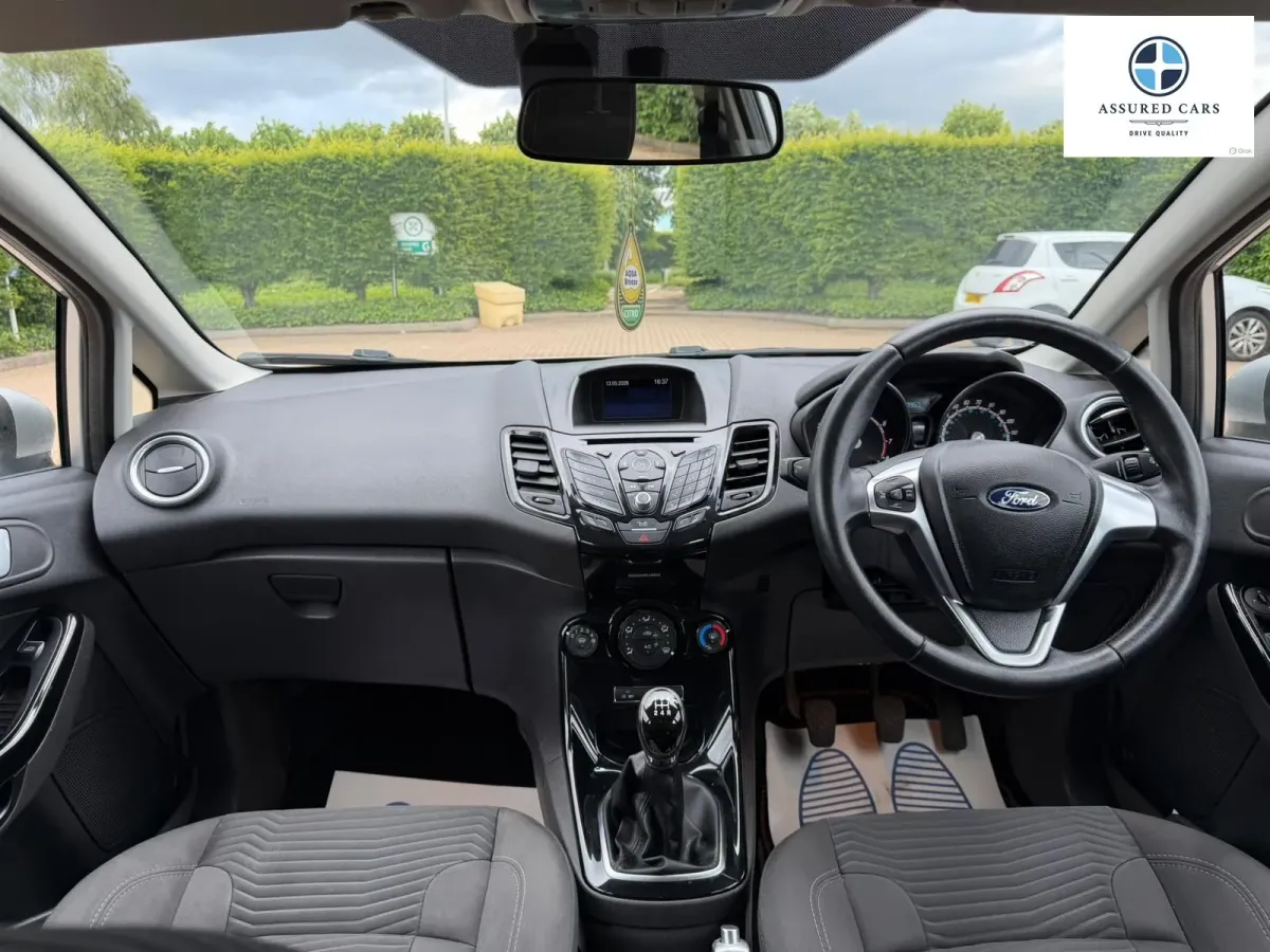 Car View 17